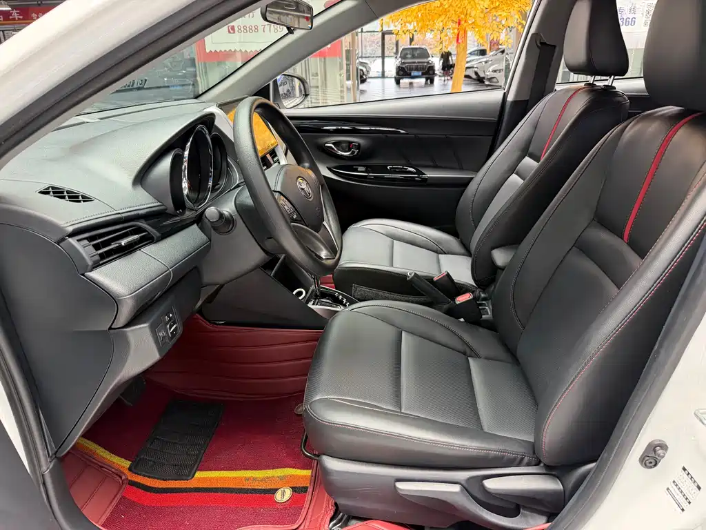 Toyota Yaris L 2022