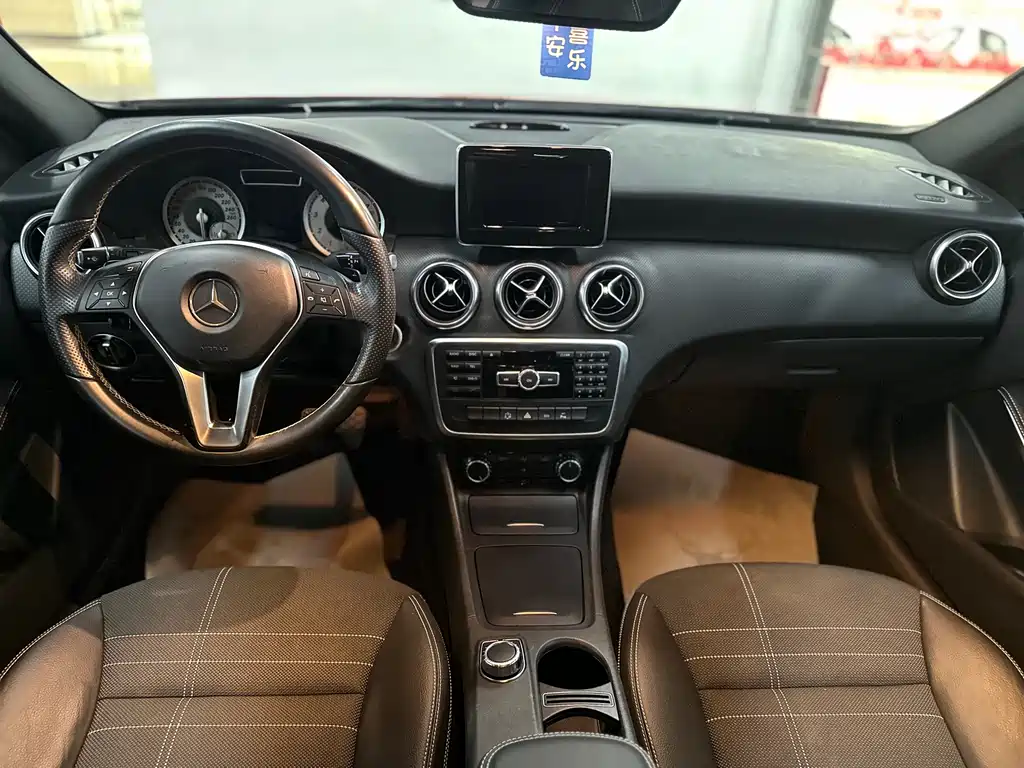 Mercedes-Benz A-Class 2016 — фото 8