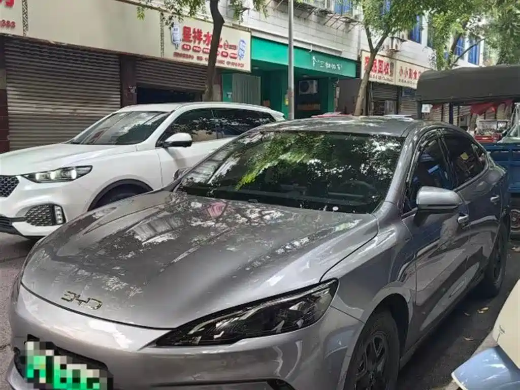 BYD Seal 05 DM-i 2025 — фото 1