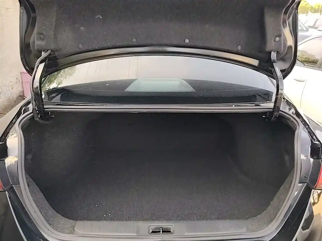 Nissan Sylphy 2019 — фото 19