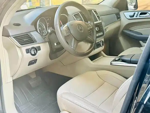Mercedes-Benz M-Class 2015