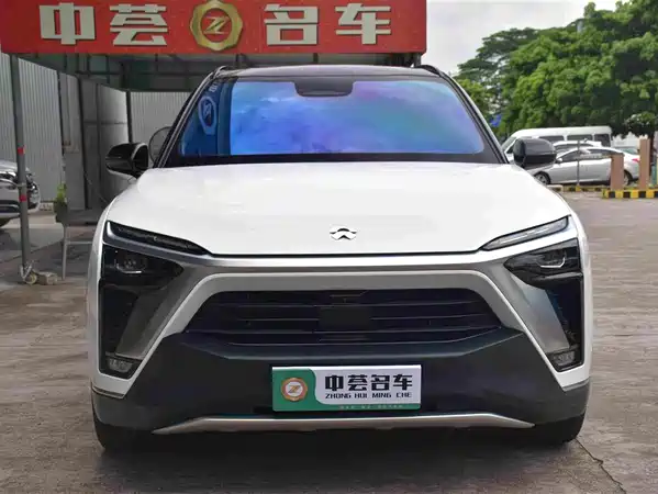 NIO ES8 2021