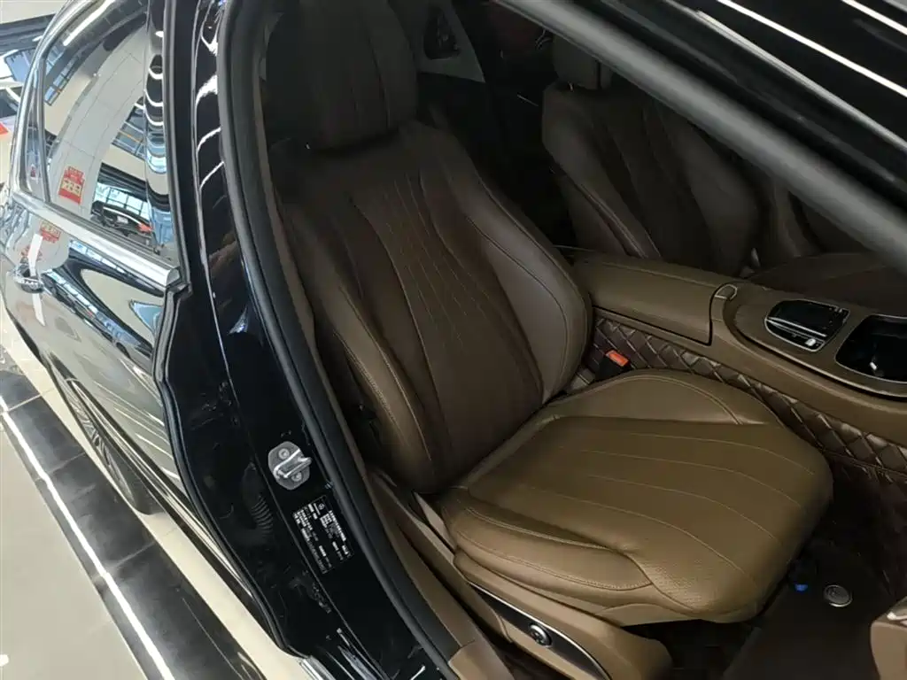 Mercedes-Benz E-Class 2019 — фото 25