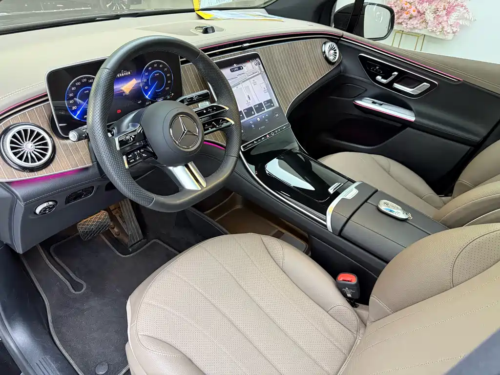 Mercedes-Benz EQE SUV 2025 — фото 10