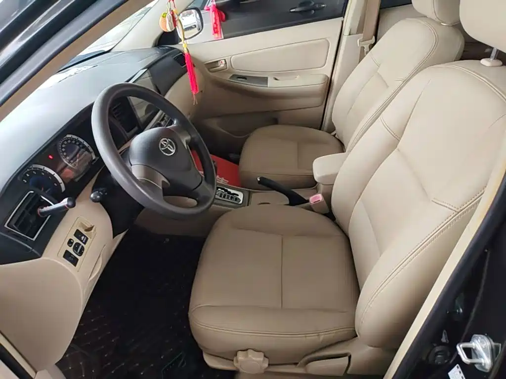 Toyota Corolla 2015 — фото 12