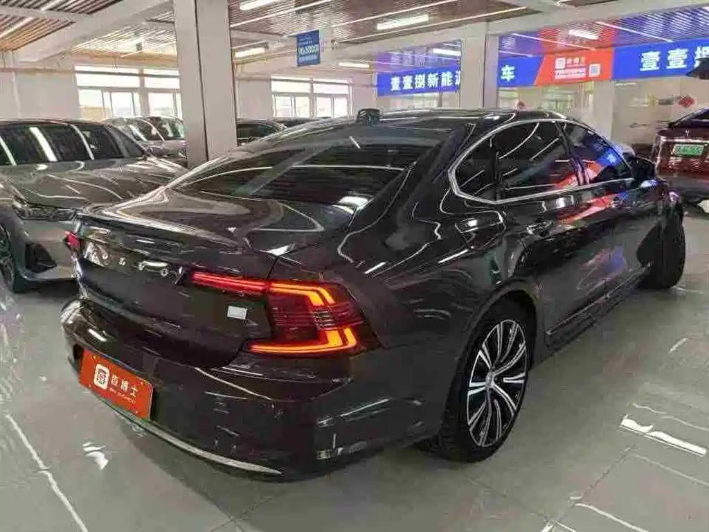 Volvo S90 PHEV 2021 — фото 9