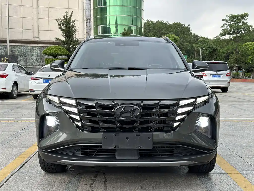 Hyundai Tucson 2023 — фото 2