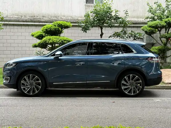 Lincoln Nautilus 2019
