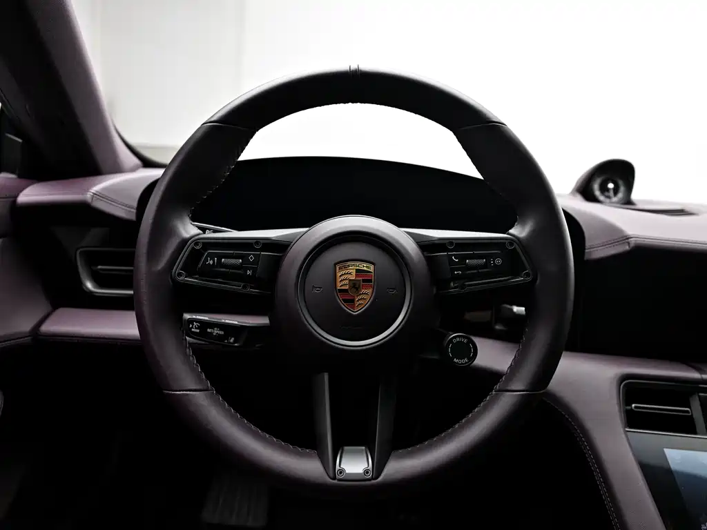 Porsche Taycan 2025 — фото 8