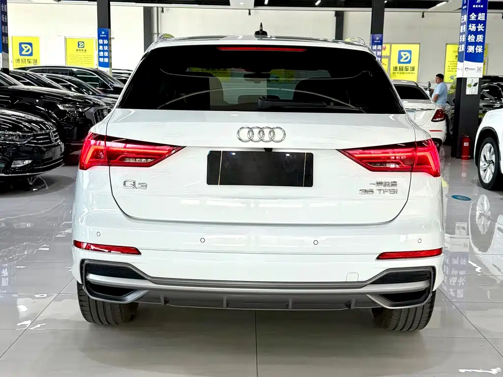 Audi Q3 2023 — фото 8