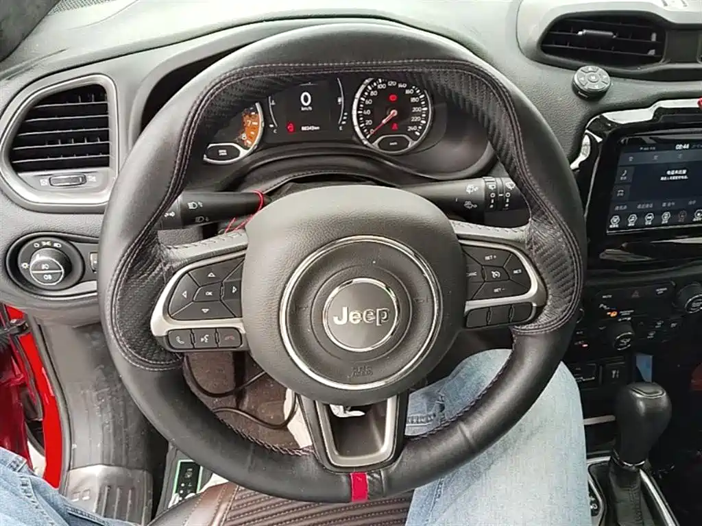 Jeep Renegade 2020 — фото 11