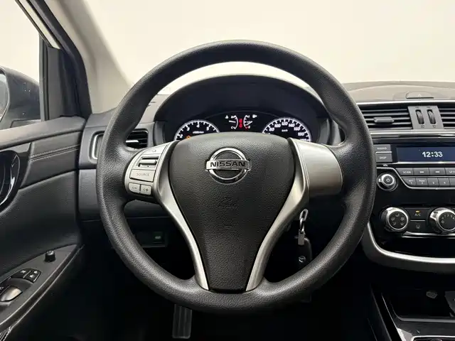 Nissan Tiida 2017 — фото 11
