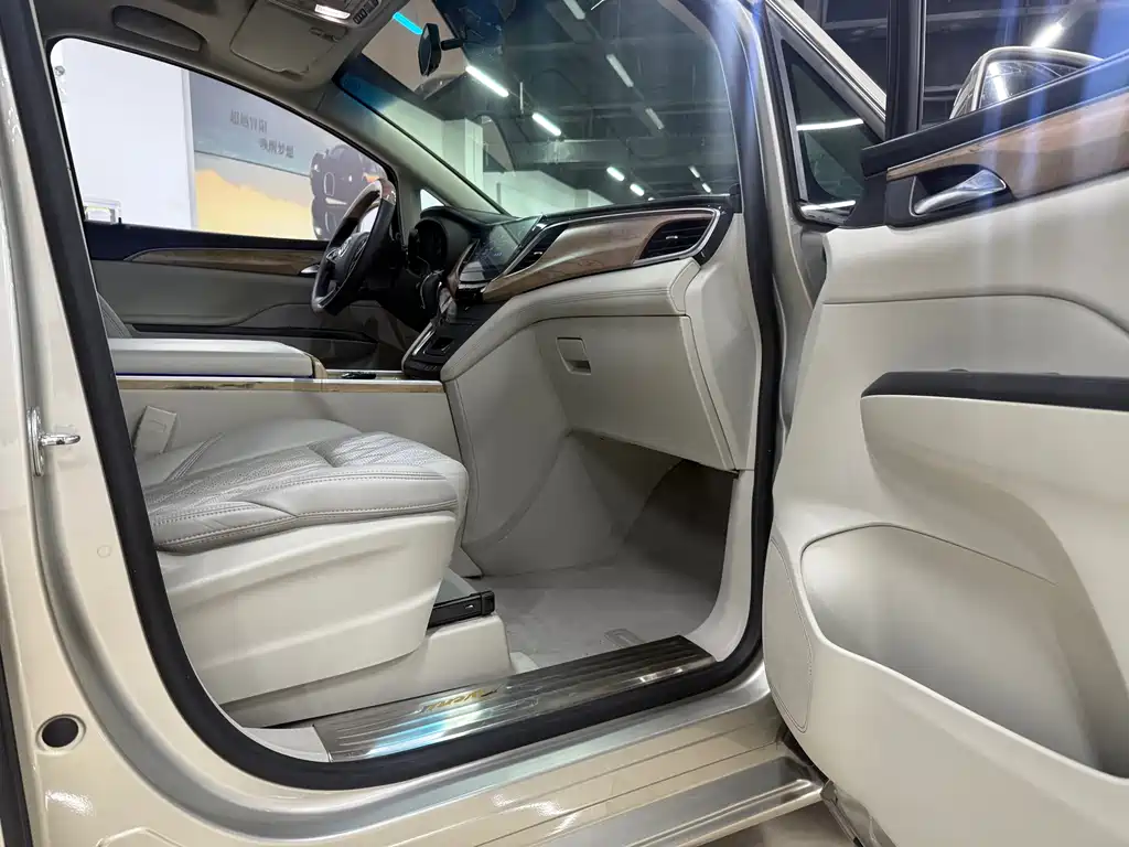 Buick GL8 2019