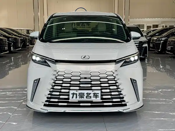 Lexus LM 2023