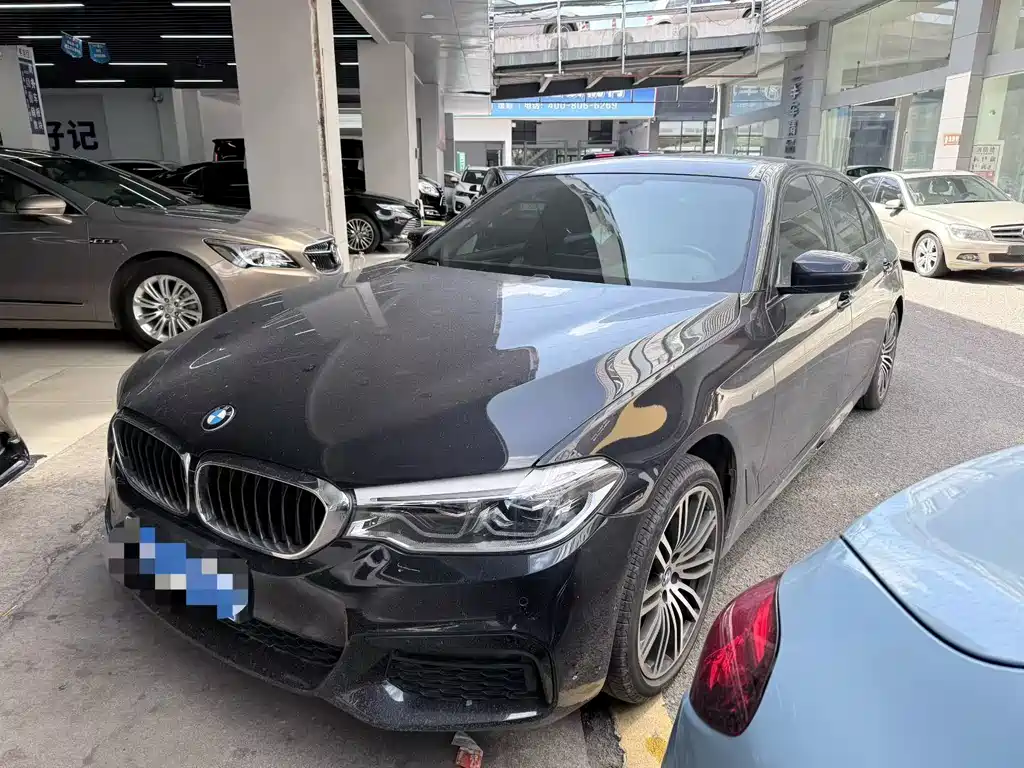BMW 5 Series 2019 — фото 1