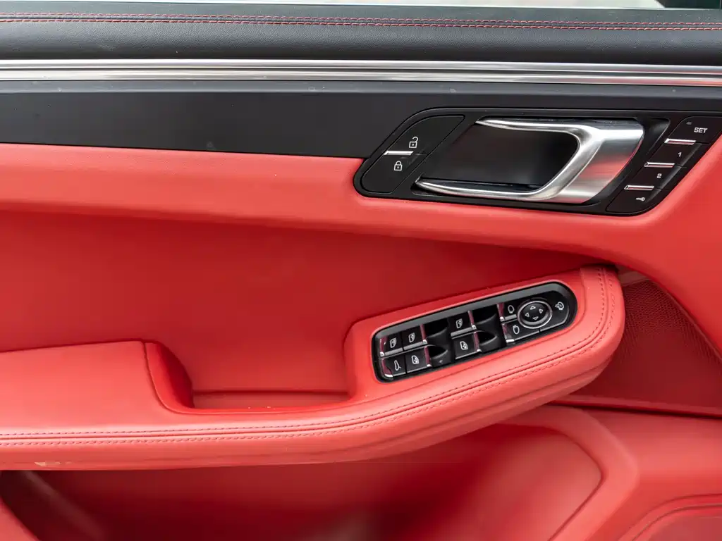 Porsche Macan 2020 — фото 16