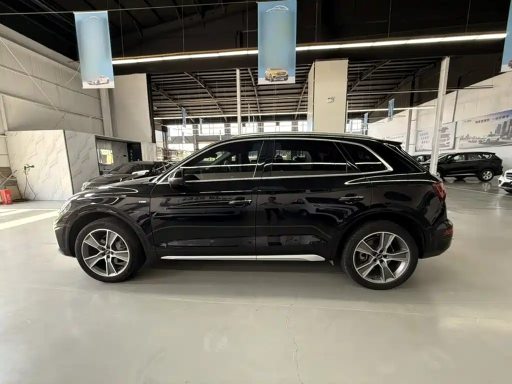 Audi Q5L 2022 — фото 13