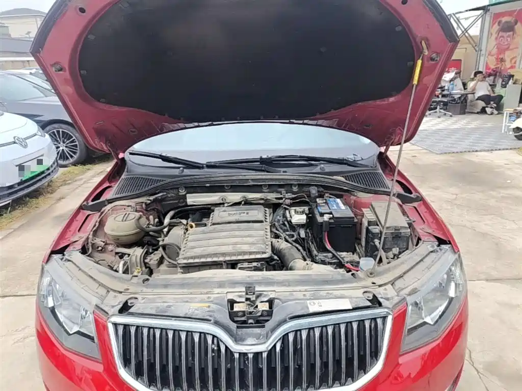 Skoda Octavia 2015 — фото 20