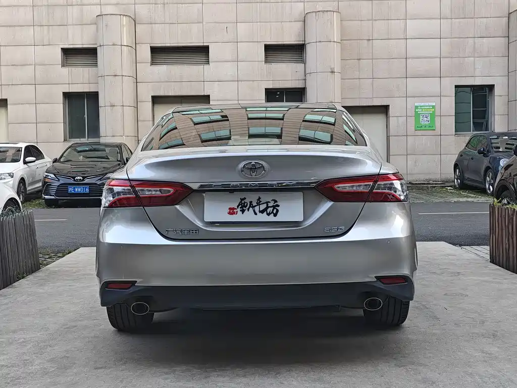 Toyota Camry 2020 — фото 4