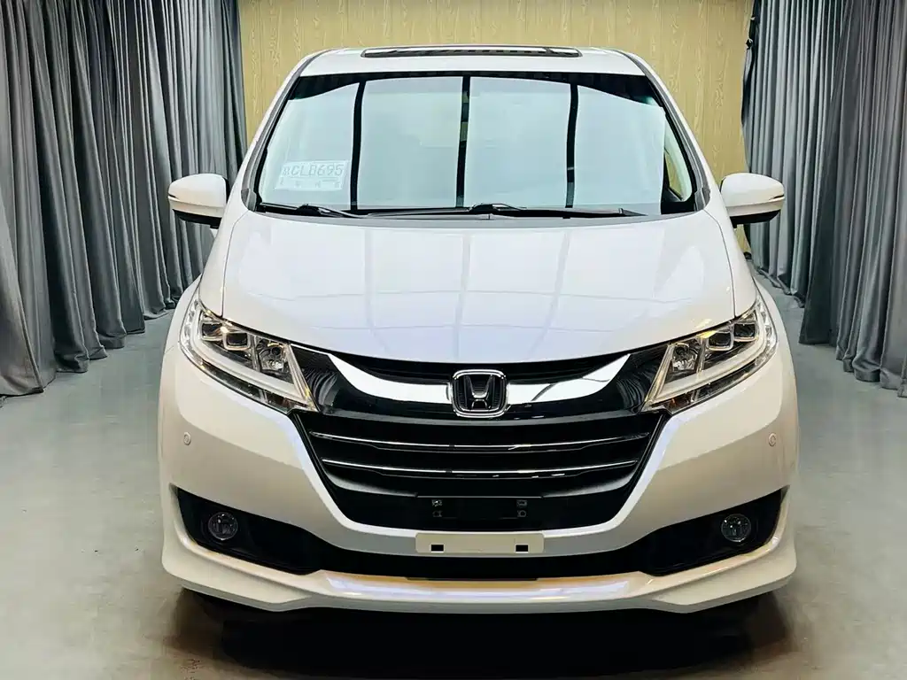 Honda Odyssey 2015 — фото 2