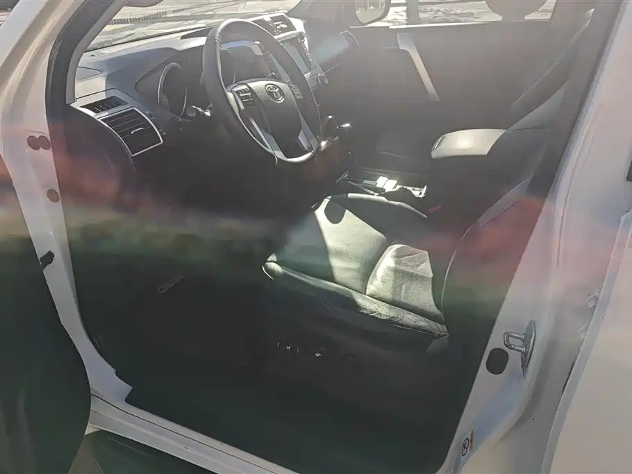 Toyota Prado 2017 — фото 9