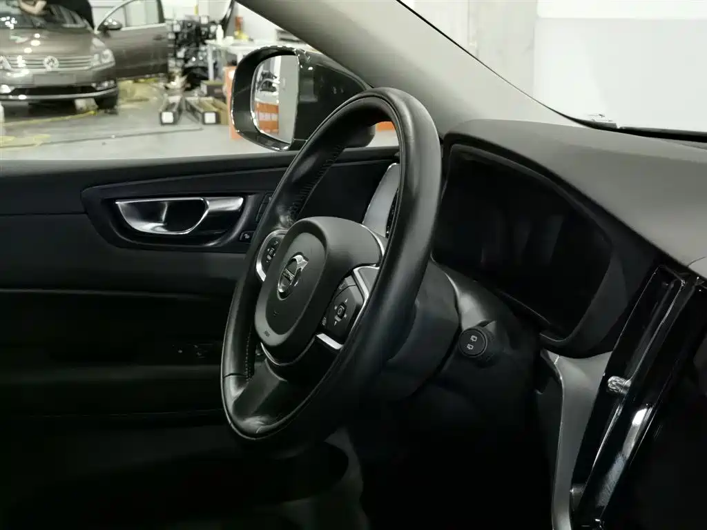 Volvo XC60 2020 — фото 22