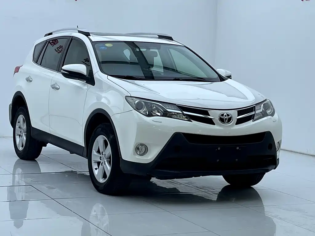 Toyota RAV4 2015 — фото 3