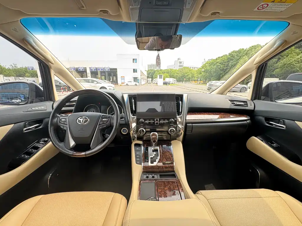 Toyota Alphard 2021 — фото 15