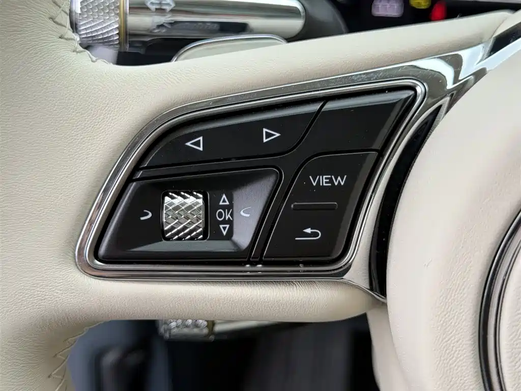 Bentley Flying Spur PHEV 2025 — фото 29