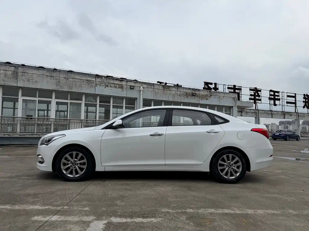 Hyundai Mistra 2014 — фото 11