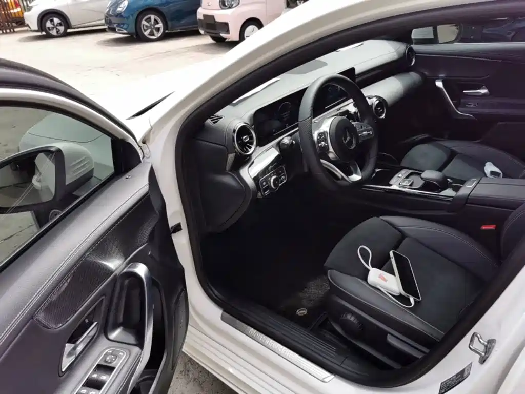 Mercedes-Benz A-Class 2019 — фото 16