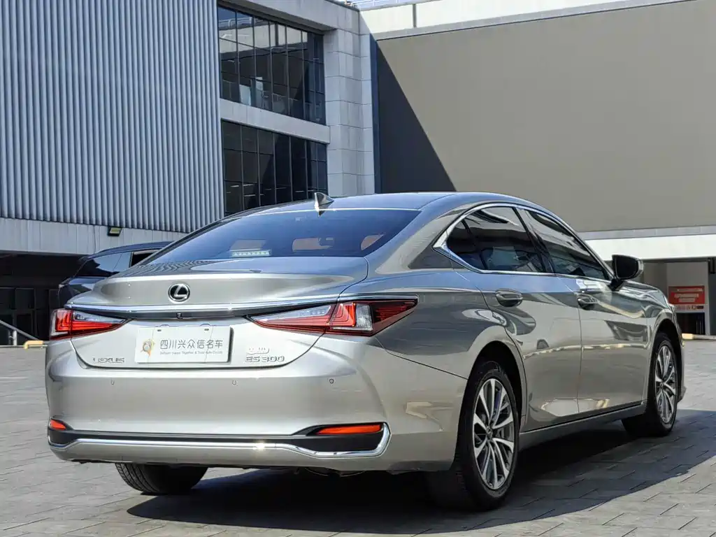 Lexus ES 2021 — фото 6