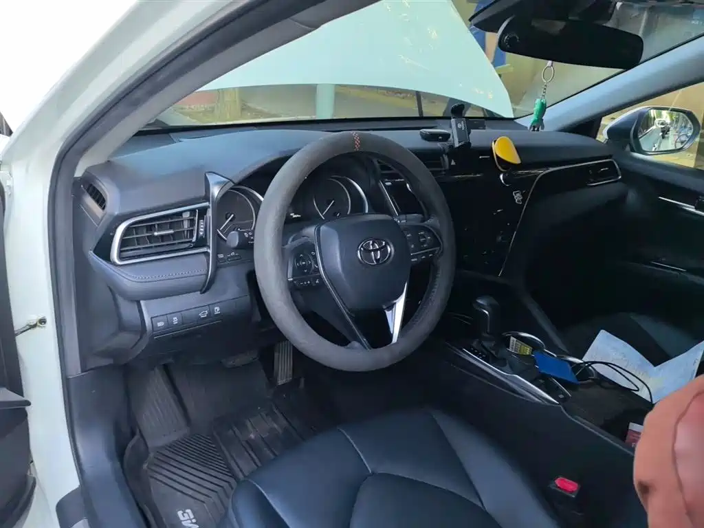 Toyota Camry 2020 — фото 11