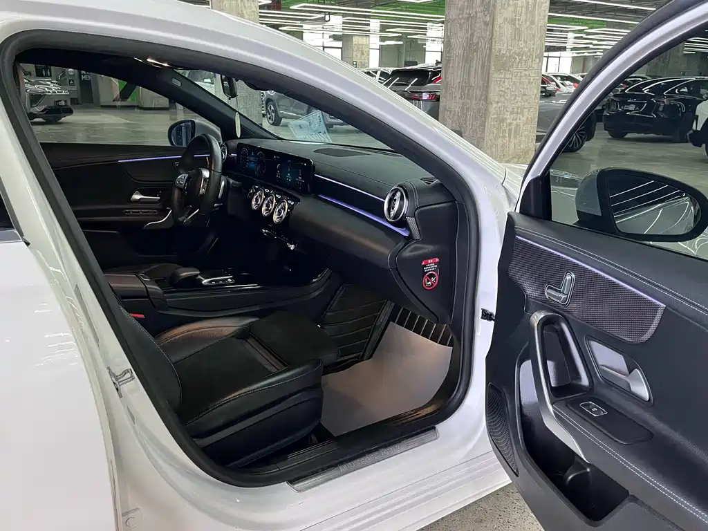 Mercedes-Benz A-Class 2023 — фото 12