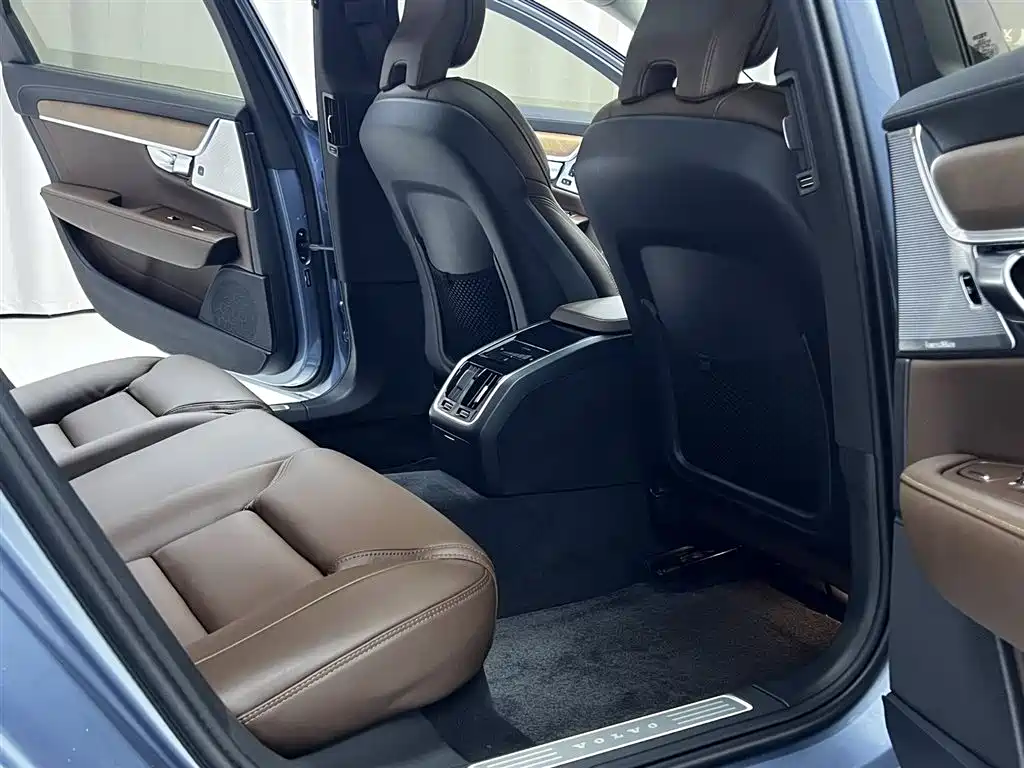 Volvo S90 2019 — фото 11