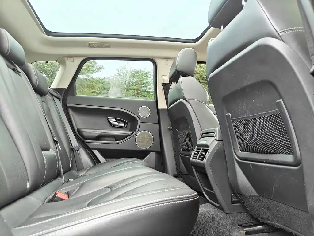 Land Rover Evoque 2015 — фото 16