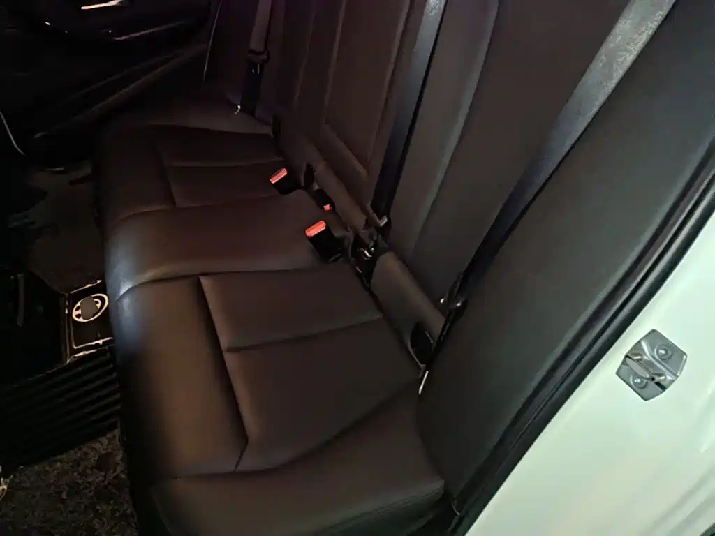 BMW 3 Series 2016 — фото 17