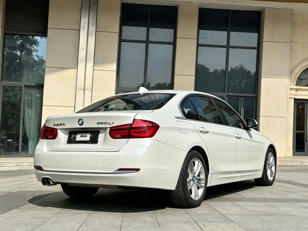 BMW 3 Series 2016 — фото 9