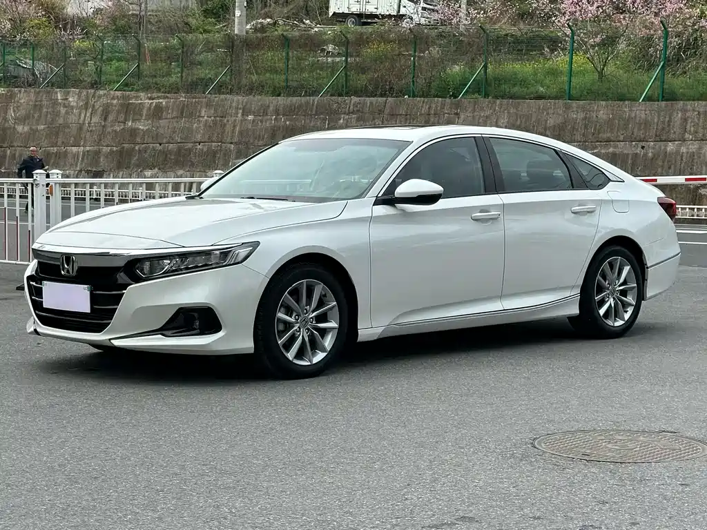Honda Accord 2022 — фото 1