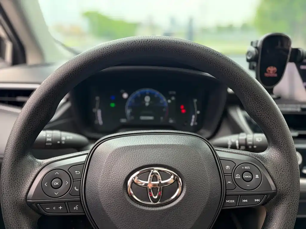 Toyota Corolla Cross 2024 — фото 10