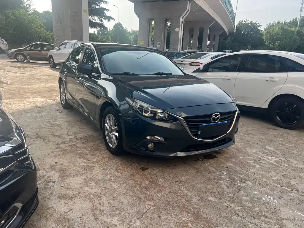 Mazda 3 Axela 2016