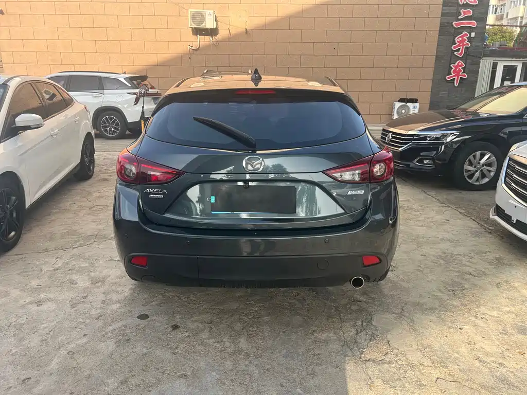 Mazda 3 Axela 2016