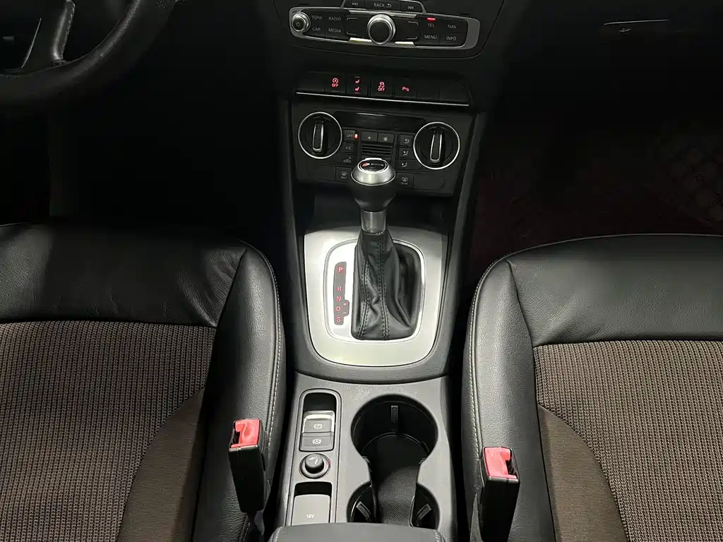 Audi Q3 2016 — фото 15