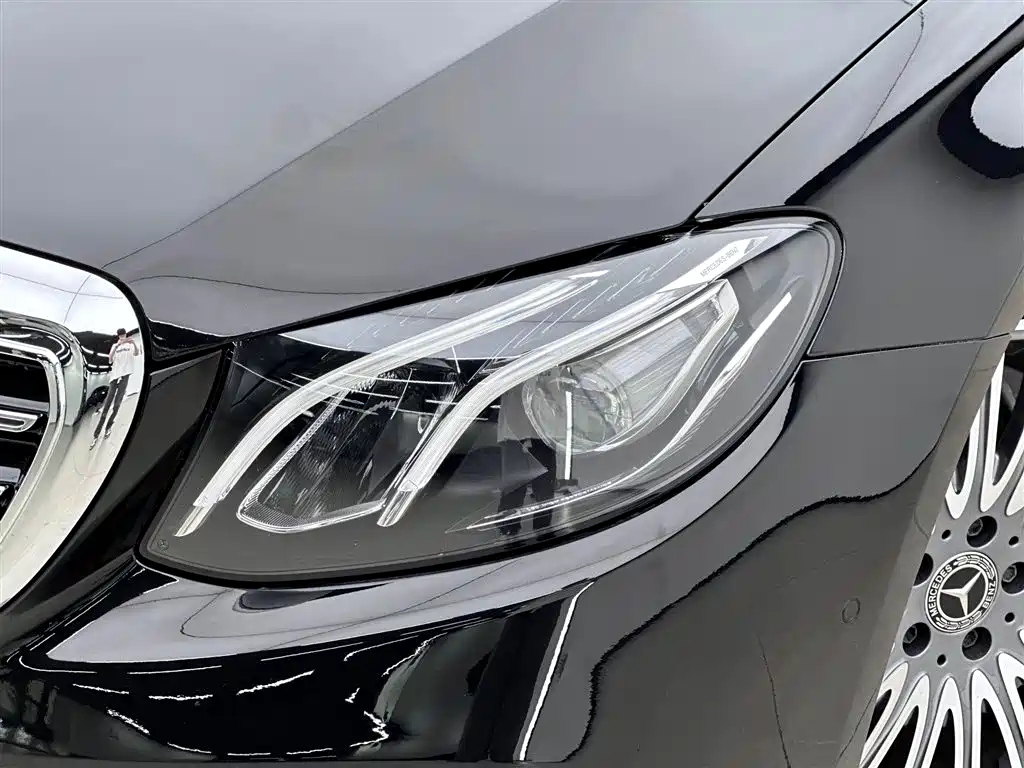 Mercedes-Benz E-Class 2020 — фото 15