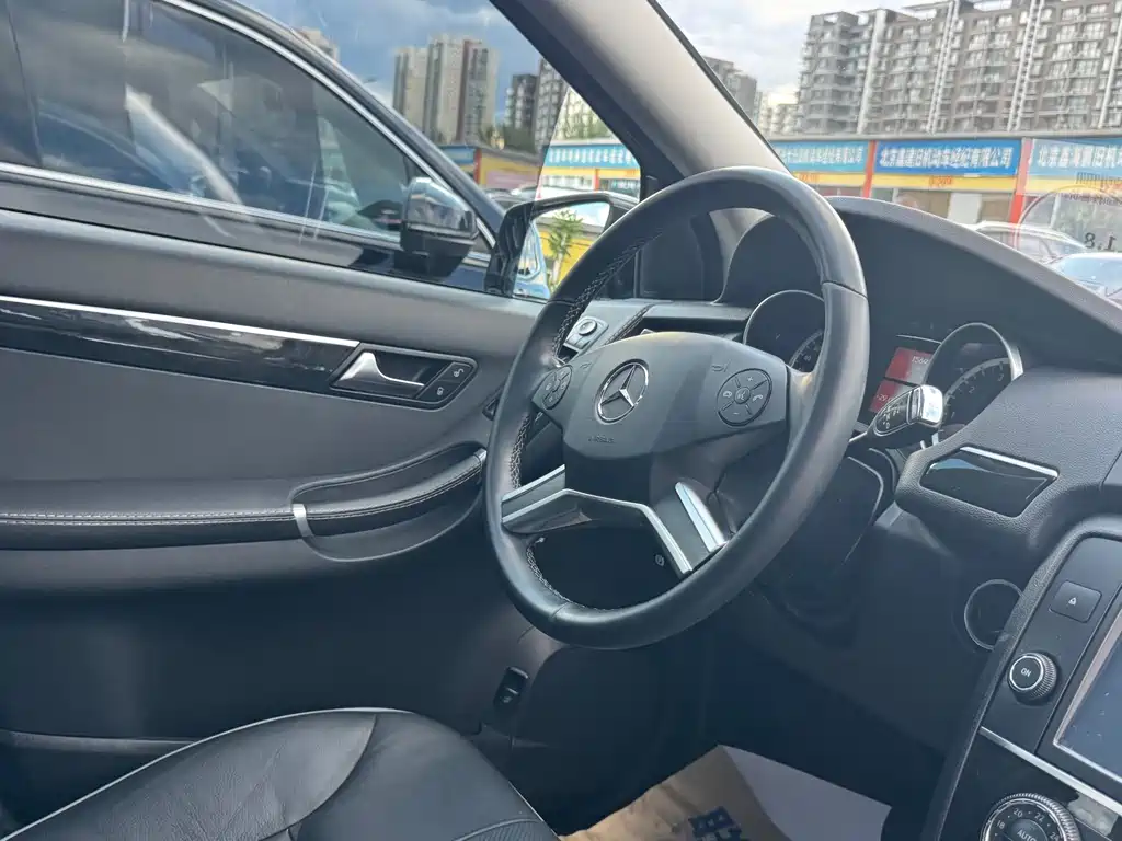 Mercedes-Benz R-Class 2015 — фото 15