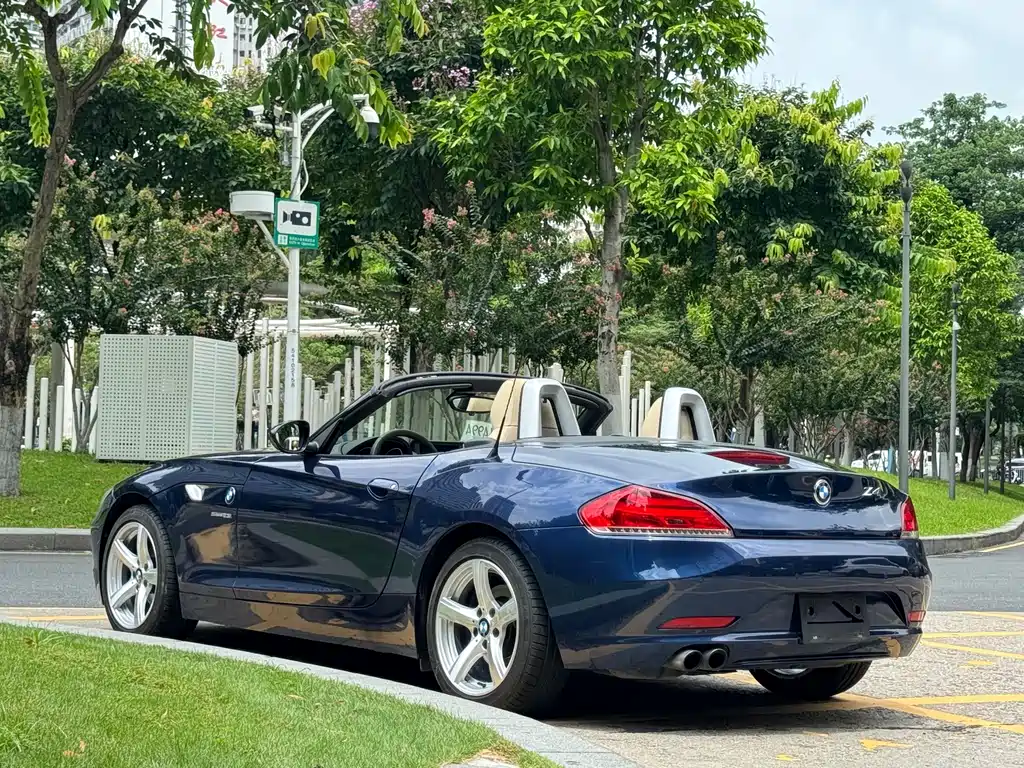 BMW Z4 2010 — фото 17