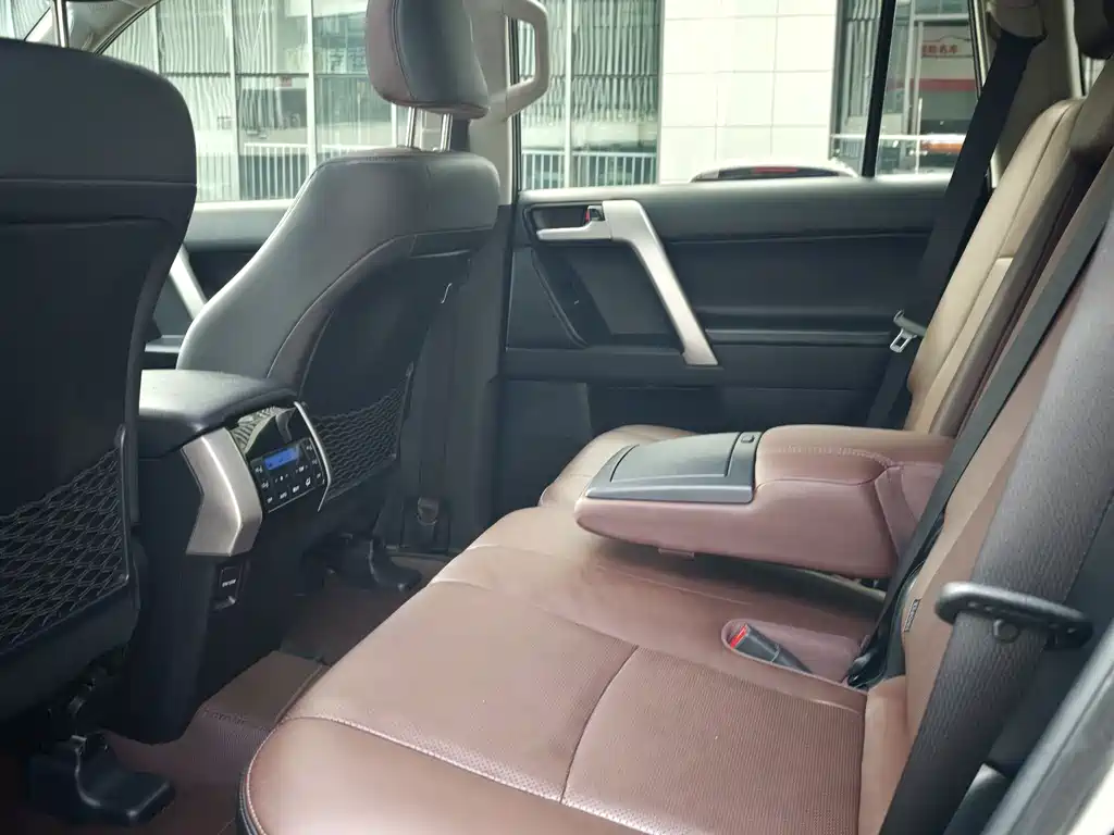 Toyota Prado 2019 — фото 11