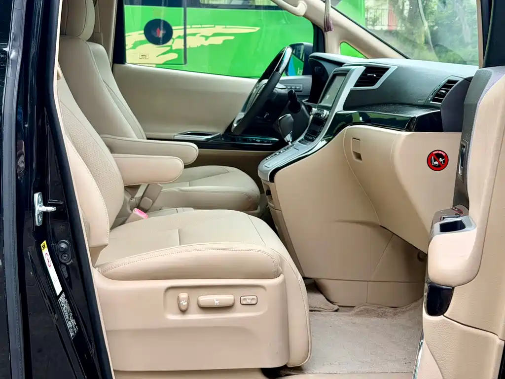 Toyota Alphard 2012 — фото 19