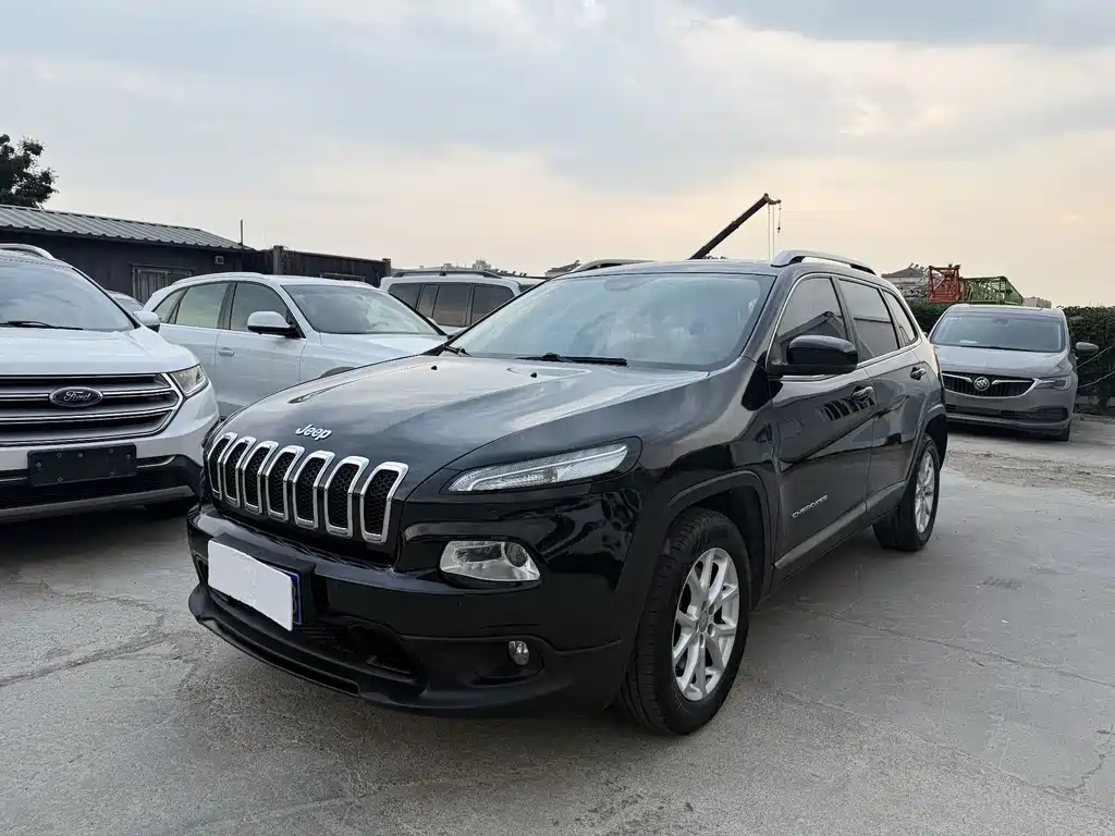Jeep Cherokee 2016 — фото 1