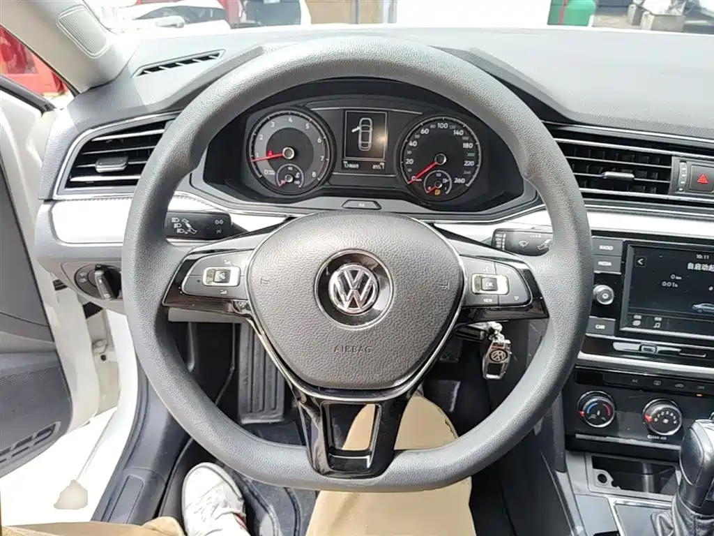 Volkswagen Lamando 2018 — фото 11